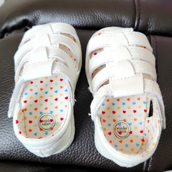 sandals - Picture 1 of 3